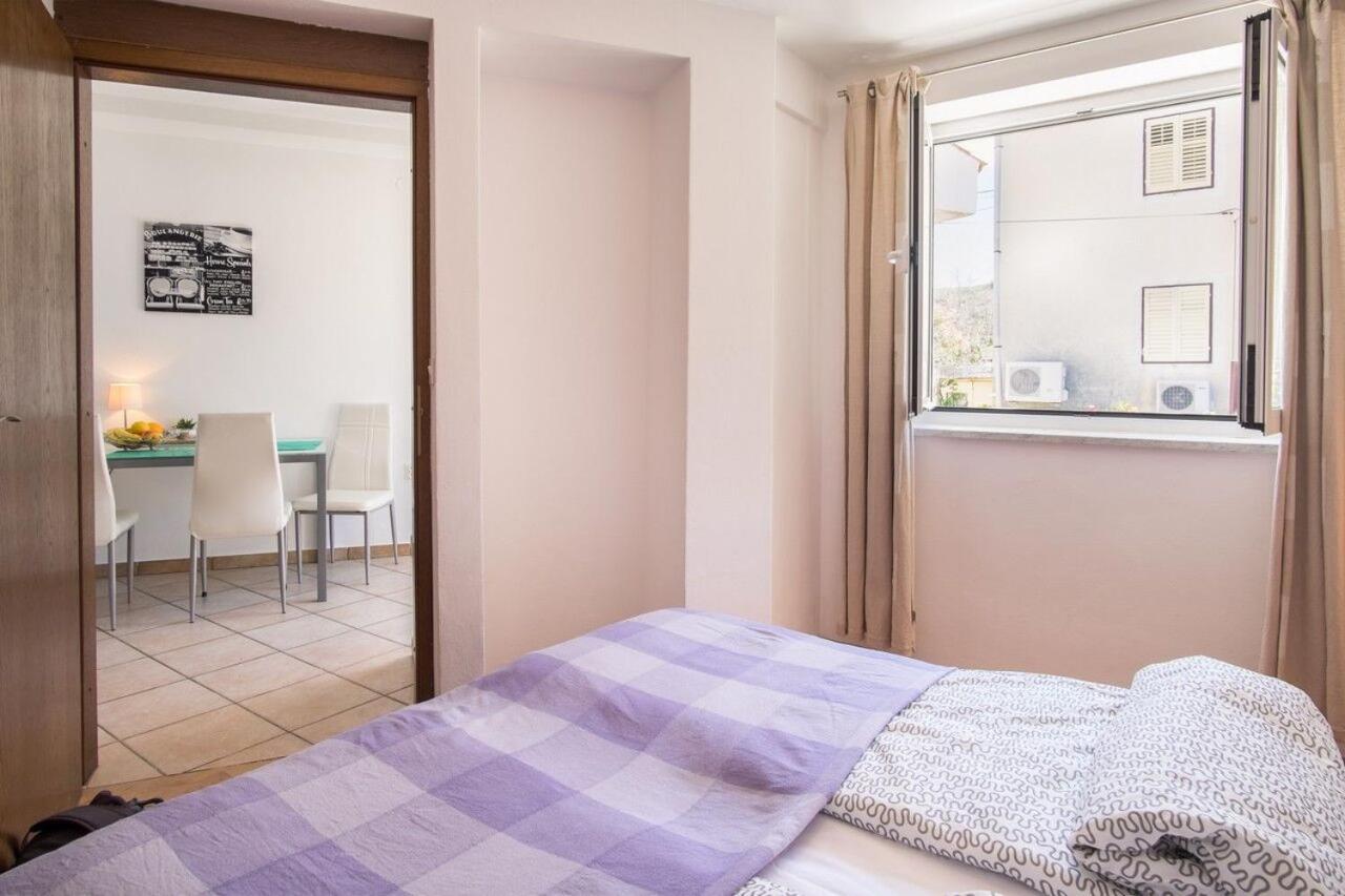 Apartment Polo Vrbnik Ngoại thất bức ảnh