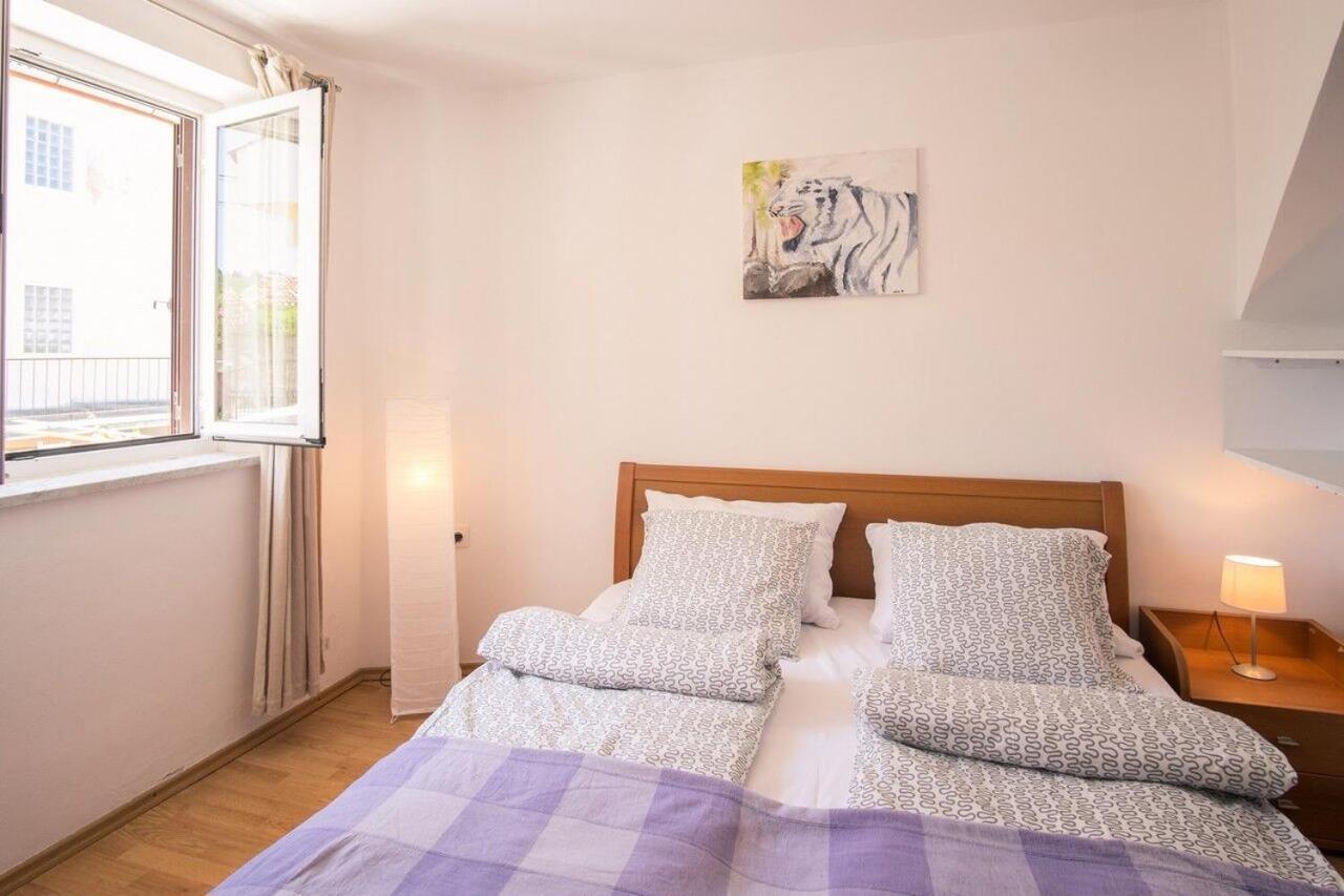 Apartment Polo Vrbnik Ngoại thất bức ảnh