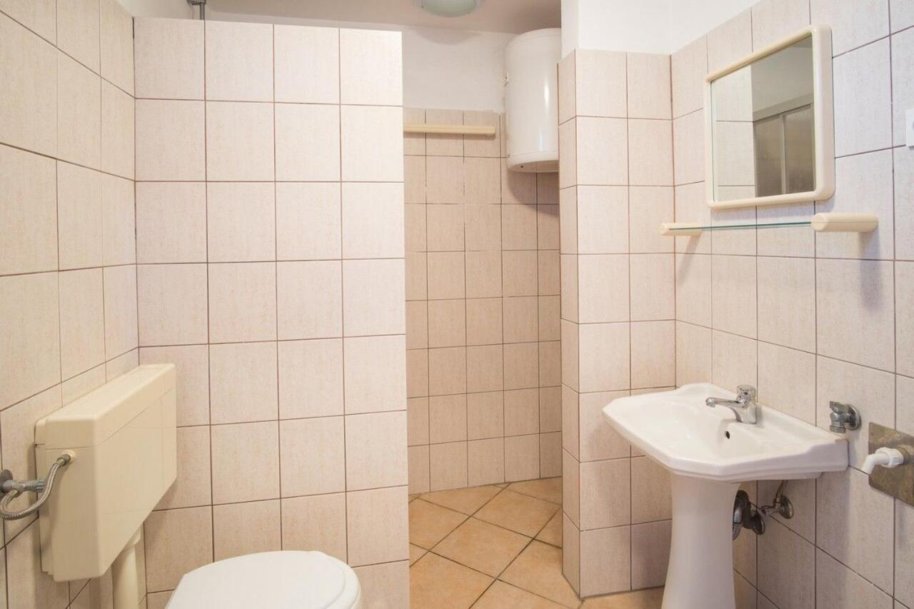 Apartment Polo Vrbnik Ngoại thất bức ảnh