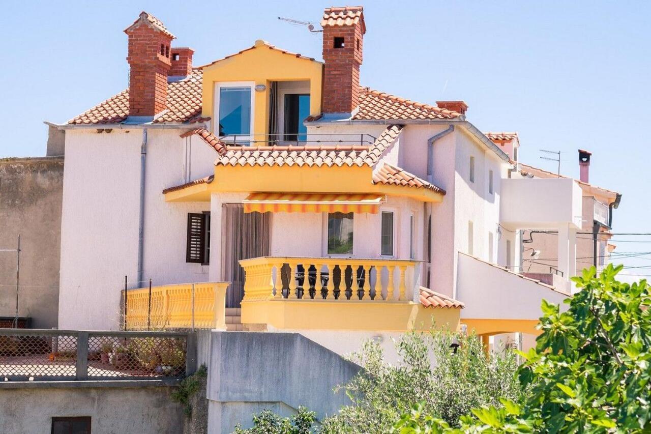 Apartment Polo Vrbnik Ngoại thất bức ảnh